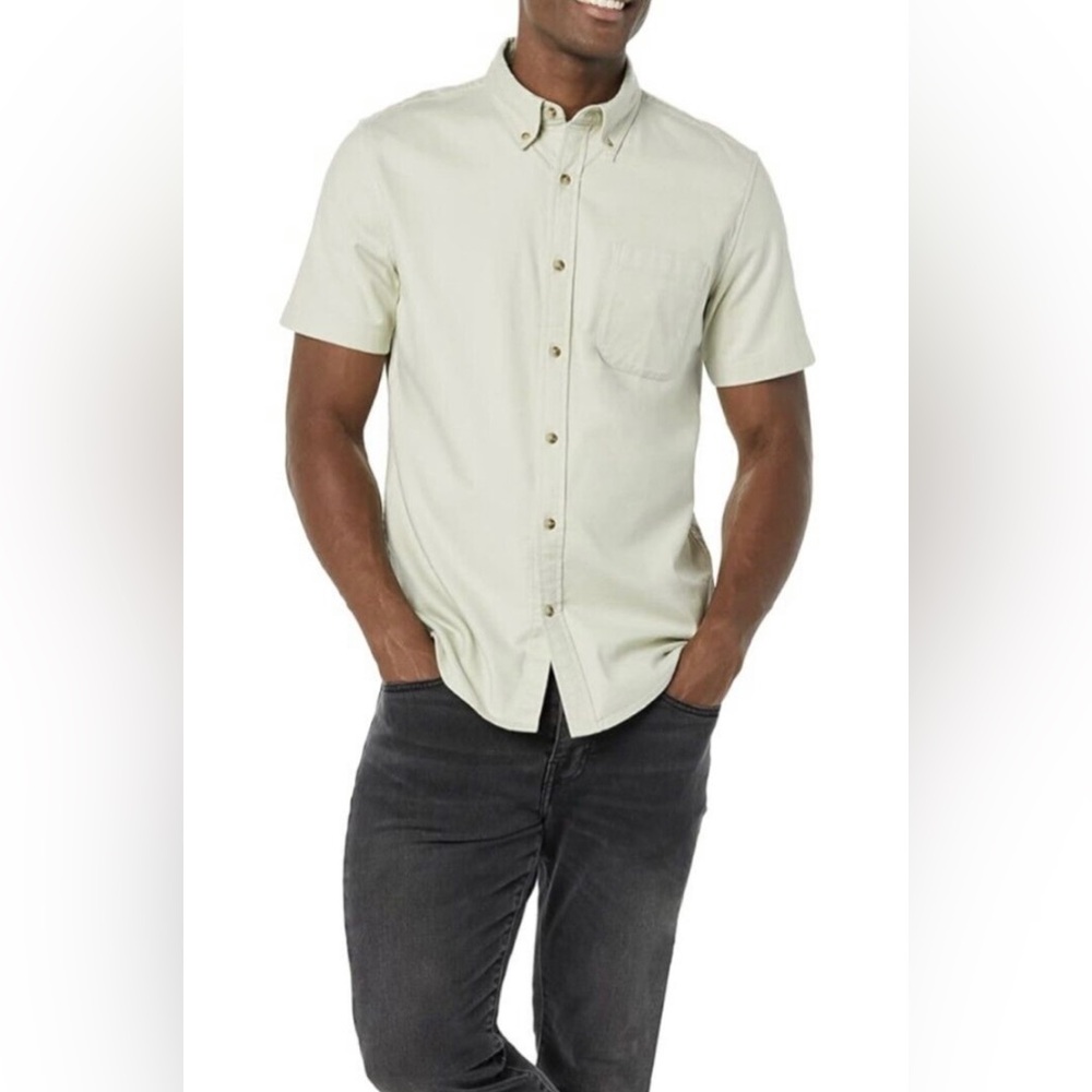 Short Sleeve Stretch Oxford Button-Up Shirt in Pale Grey